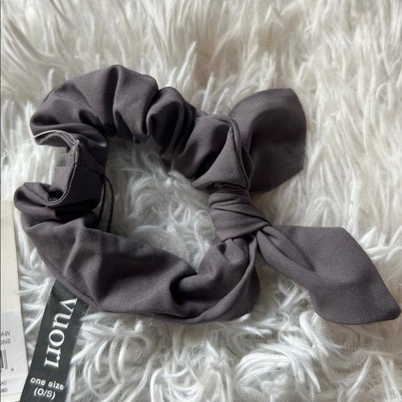 Vuori Scrunchie with Bow in Sawyer (Gray Purple Color) New with tags! - Picture 9 of 12